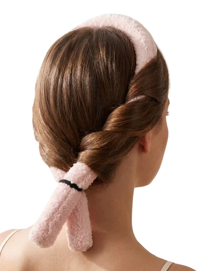 Wake up to effortless, heatless curls.